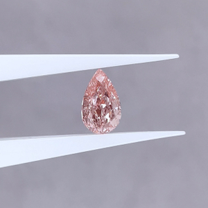 Vivid Pink Pear Cut VVS Lab Grown Diamond dengan IGI